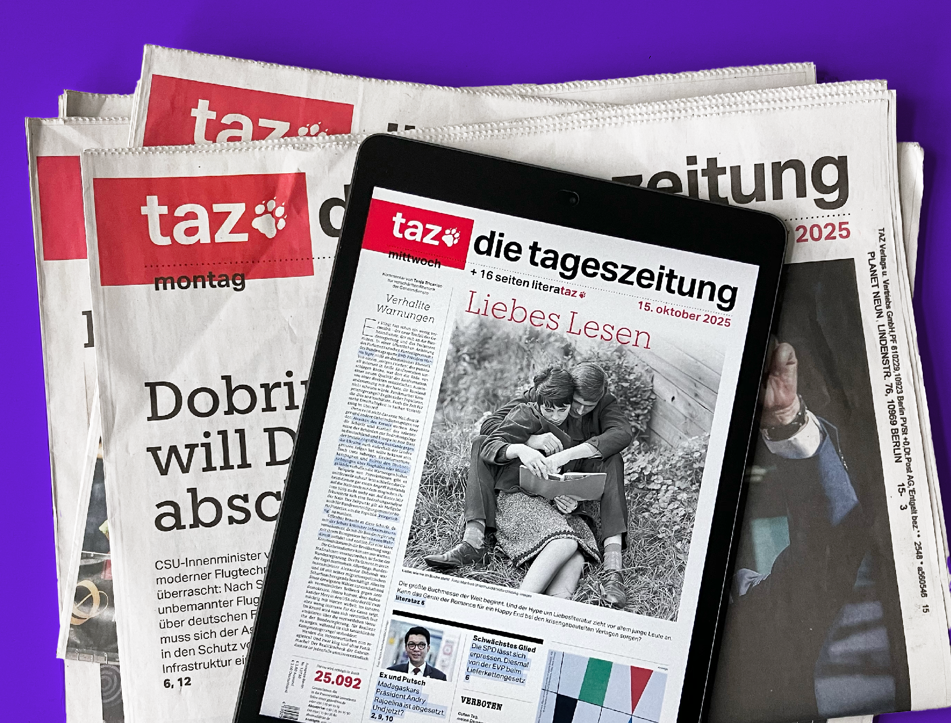 taz Zeitungen Stapel